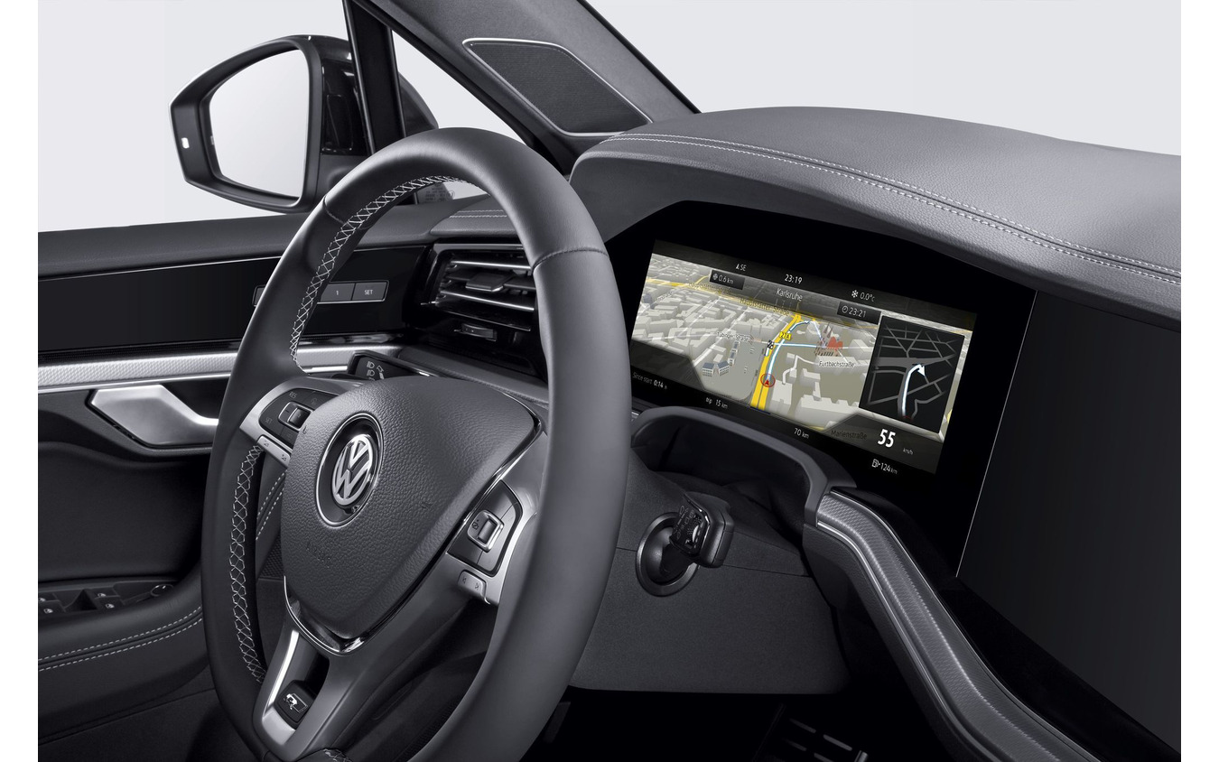 ボッシュ 曲面パネルのデジタルメータークラスターを開発 量産車で世界初 トゥアレグ に採用 レスポンス Response Jp