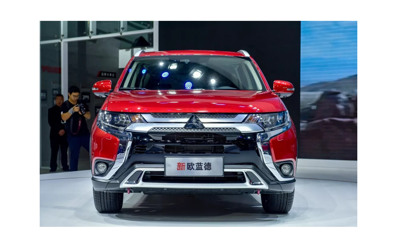 三菱 アウトランダー 改良新型の中国仕様（広州モーターショー2018）