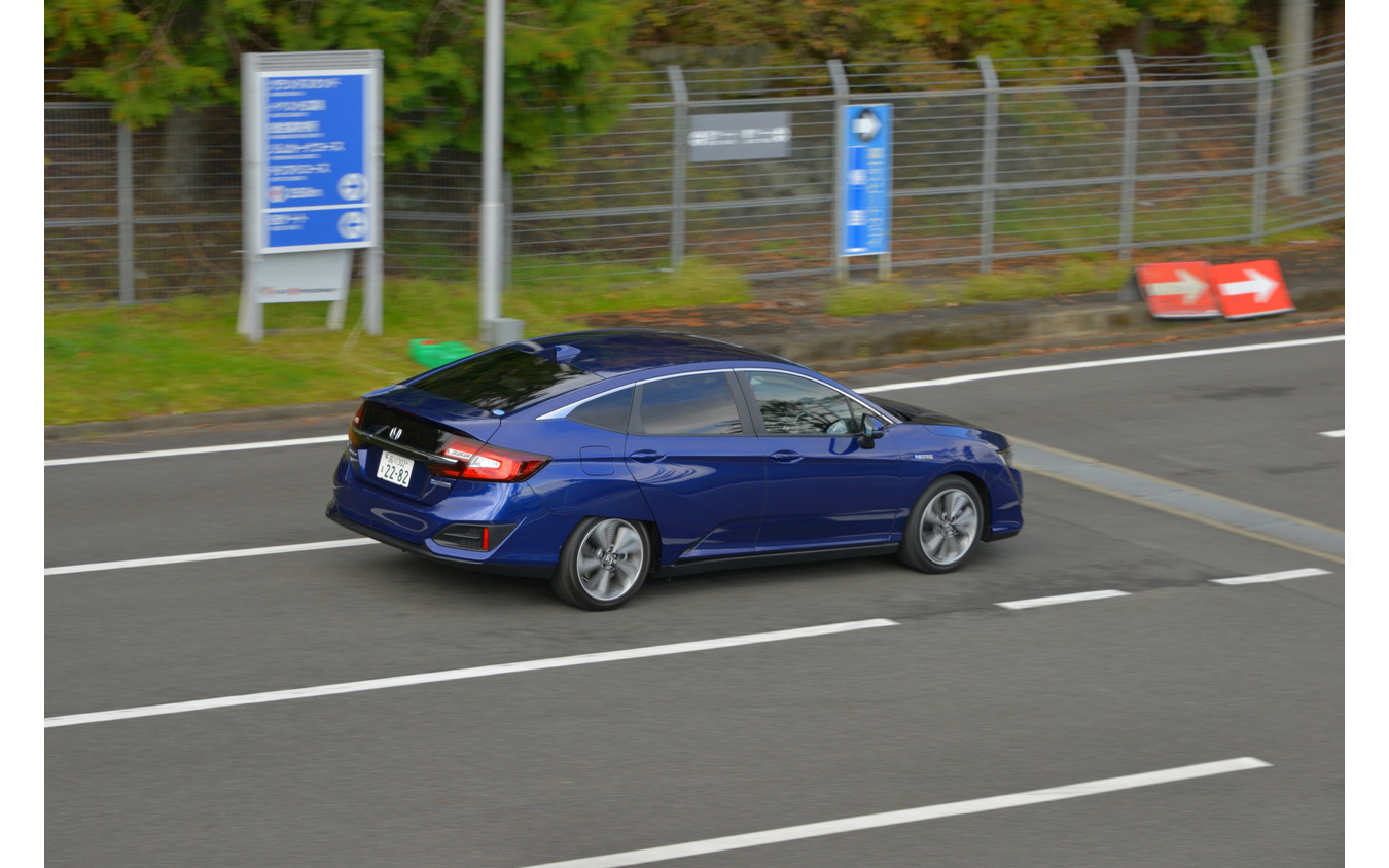 日本カー・オブ・ザ・イヤー2018-2019、10ベスト:ホンダ・クラリティPHEV