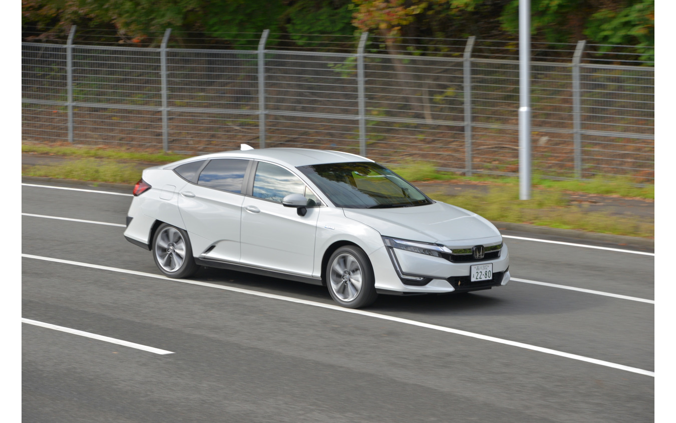 日本カー・オブ・ザ・イヤー2018-2019、10ベスト:ホンダ・クラリティPHEV