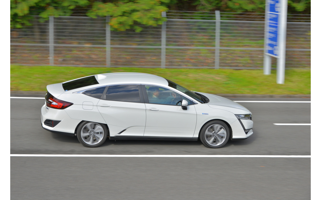 日本カー・オブ・ザ・イヤー2018-2019、10ベスト:ホンダ・クラリティPHEV
