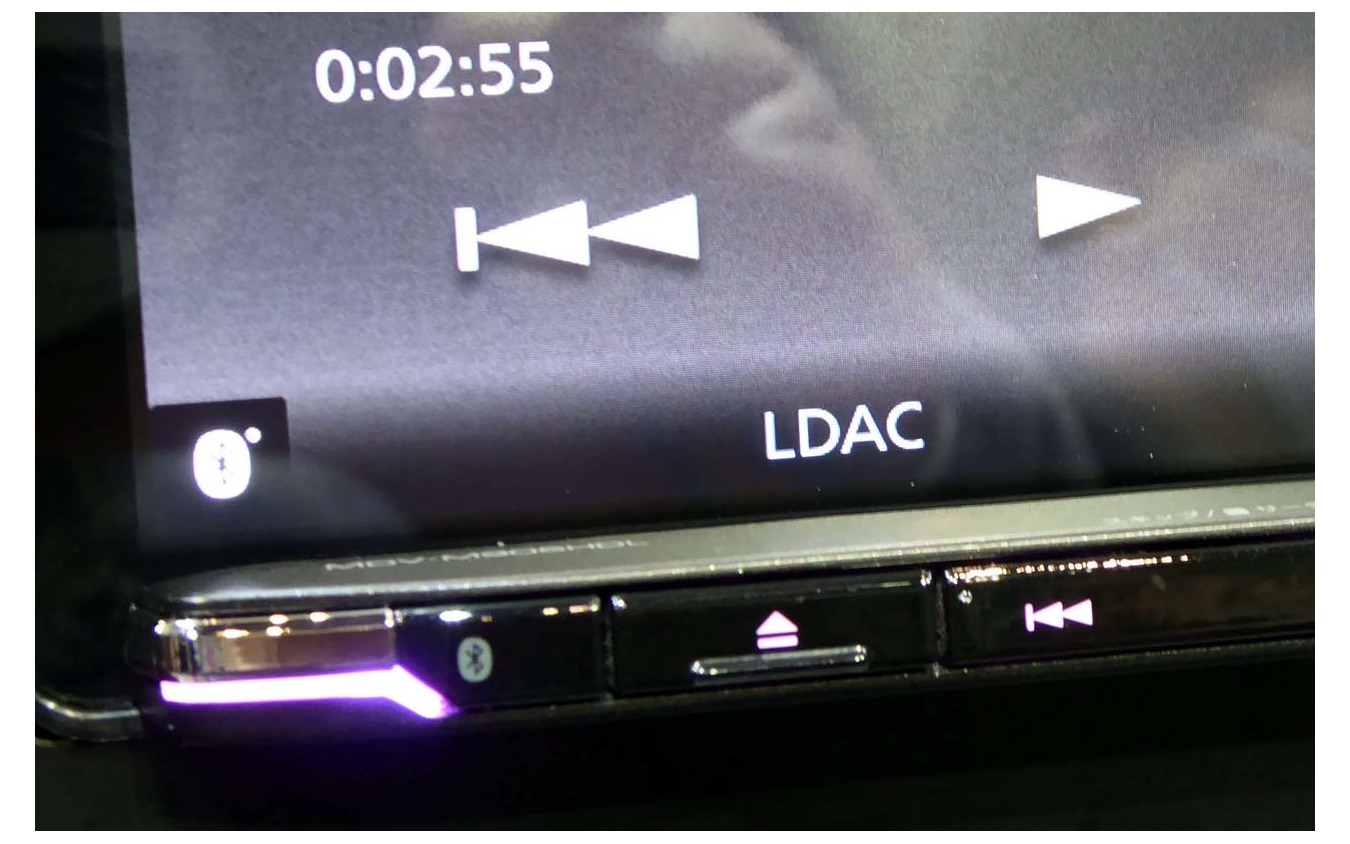 ソニー製ウォークマンでハイレゾ音源を再生してBluetooth接続すると「LDAC」表示に切り替わった