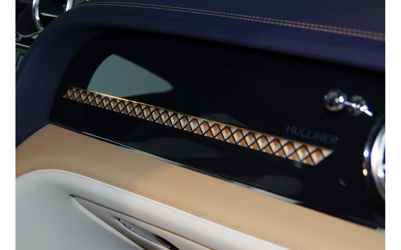 ベントレー ベンテイガ A limited Edition by Mulliner Exclusively for Japan