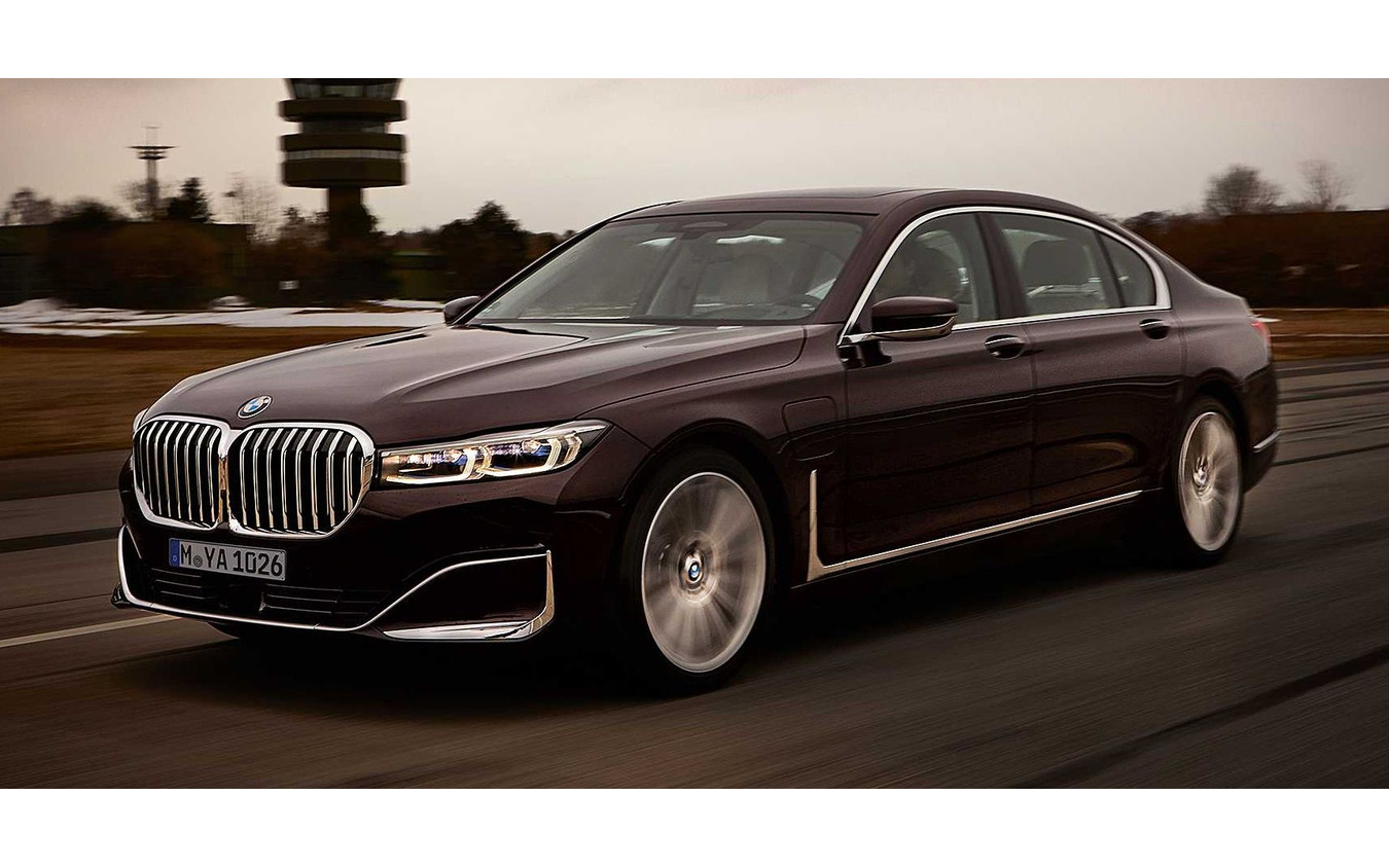 BMW 7シリーズ 改良新型のPHV、745Le