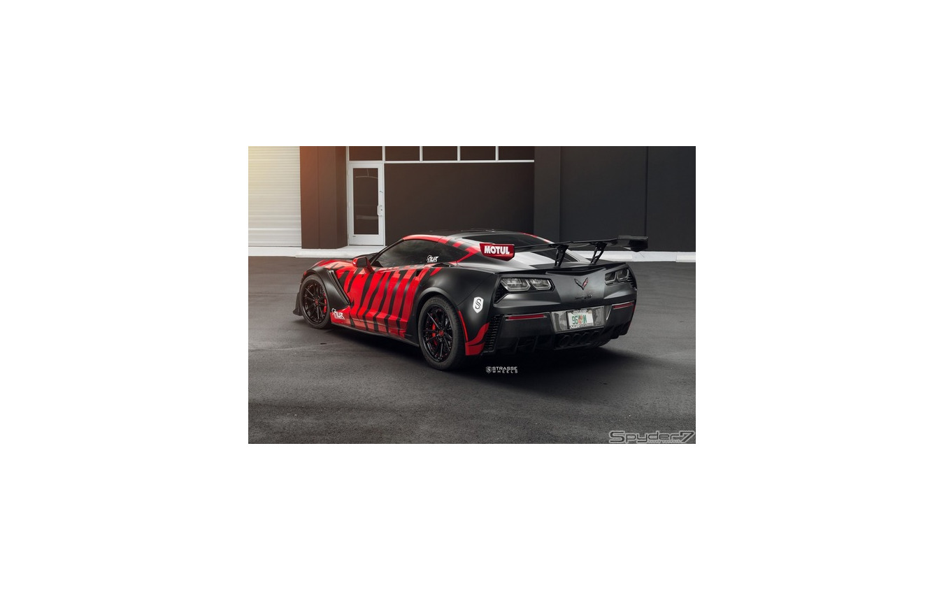 シボレー コルベット ZR1 カスタムカー(Strasse Wheels)