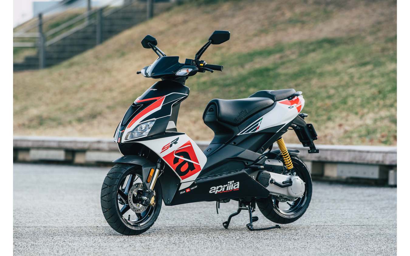 アプリリア Sr50 試乗 2スト キャブ好きは必見 輸入車で原付という選択肢 青木タカオ レスポンス Response Jp