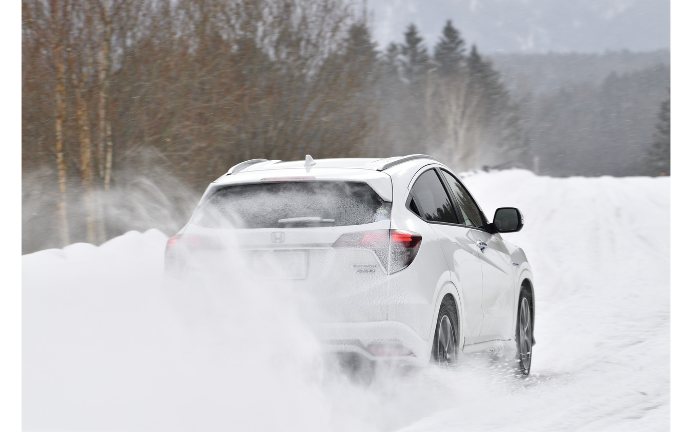 【ホンダ ヴェゼル Modulo仕様 雪上試乗】“雪道”前提ではなく、普通に運転できてしまう…佐藤久実