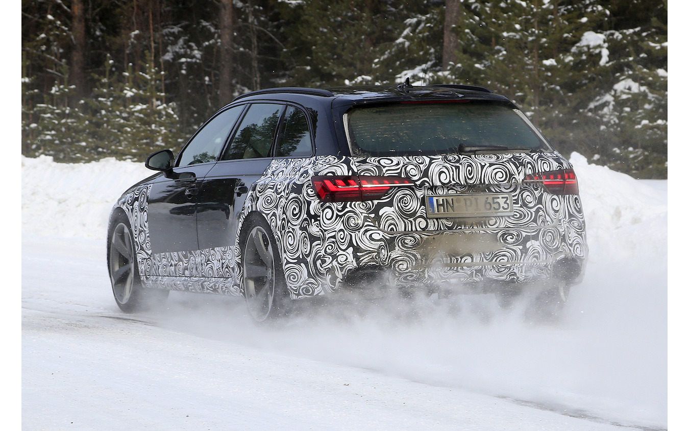 アウディ RS4アバント 改良新型(スクープ写真)