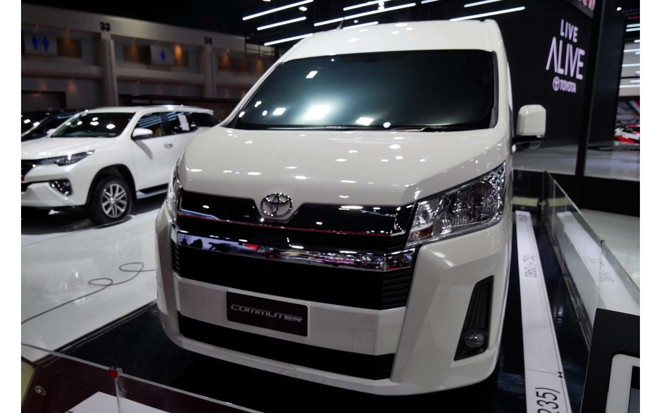 新型ハイエース?と思われる「トヨタ・コミュータ」が登場