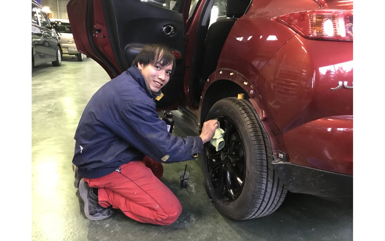 工場で働く技能実習生(鈴木自動車)
