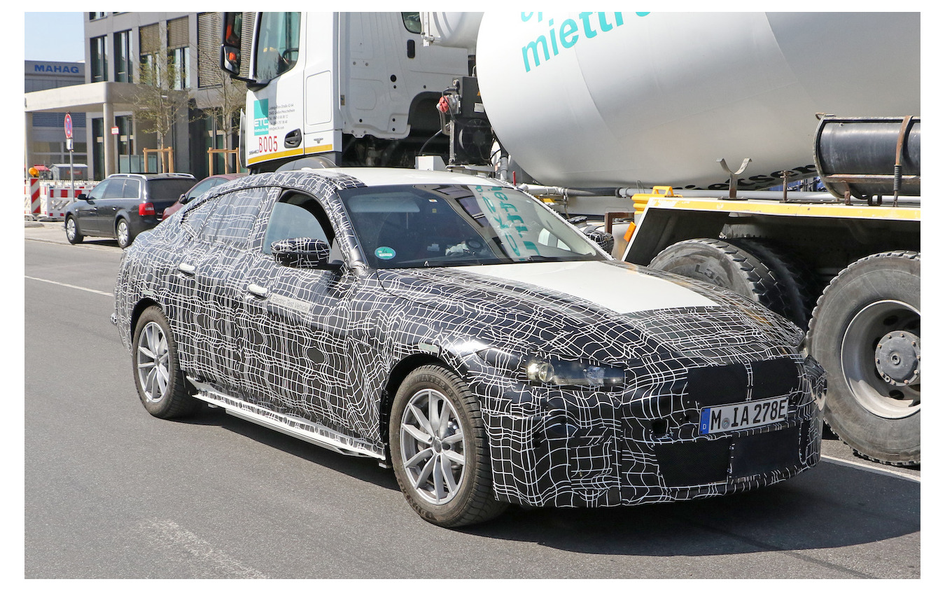 BMW i4 プロトタイプ(スクープ写真)
