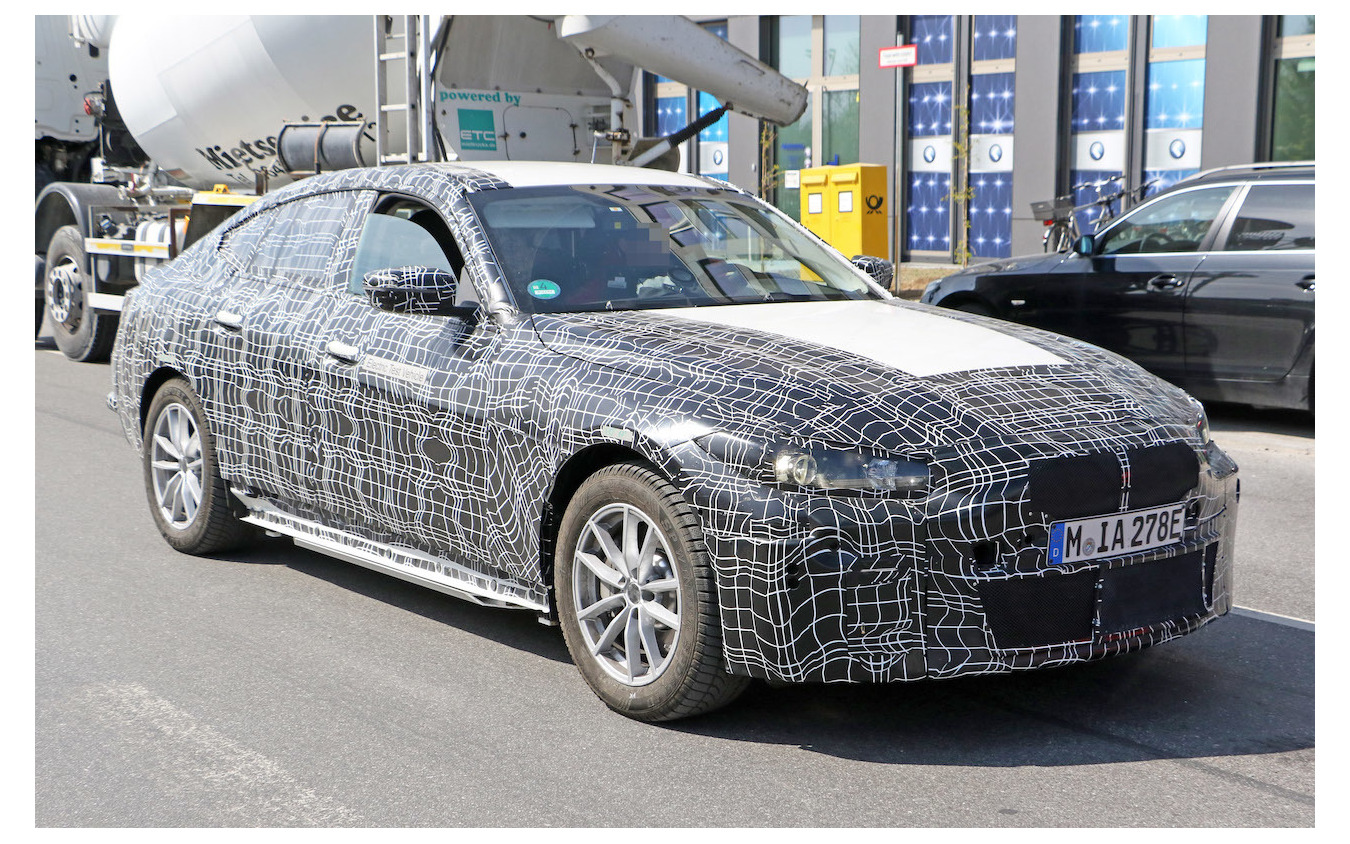 BMW i4 プロトタイプ(スクープ写真)