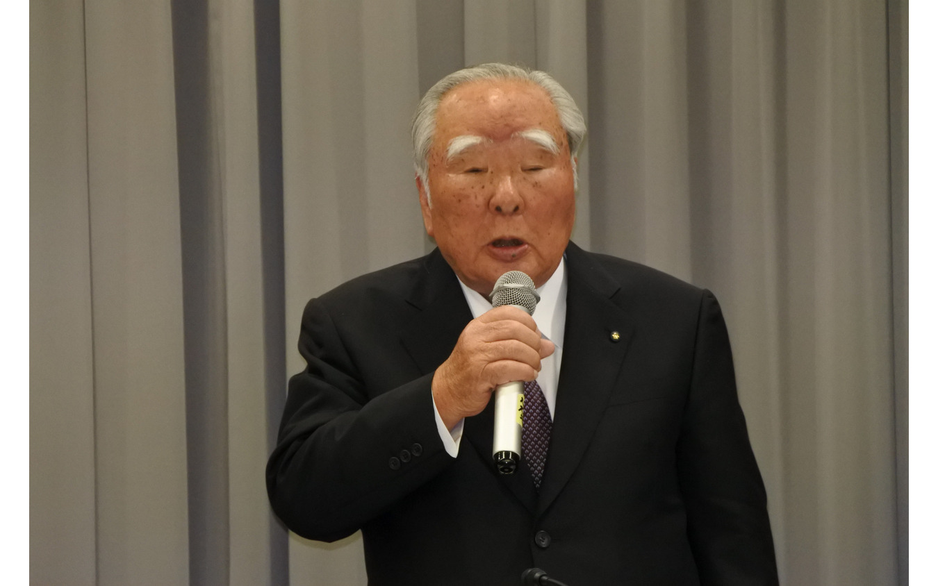 スズキ 鈴木修 会長