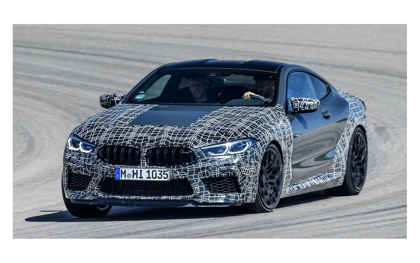 BMW M8 クーペ 新型の開発プロトタイプ