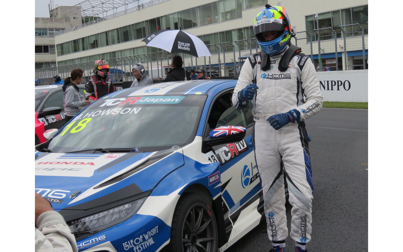 TCRジャパンのサタデー・シリーズ第1戦を制したのは、シビックに乗るM.ホーソン。