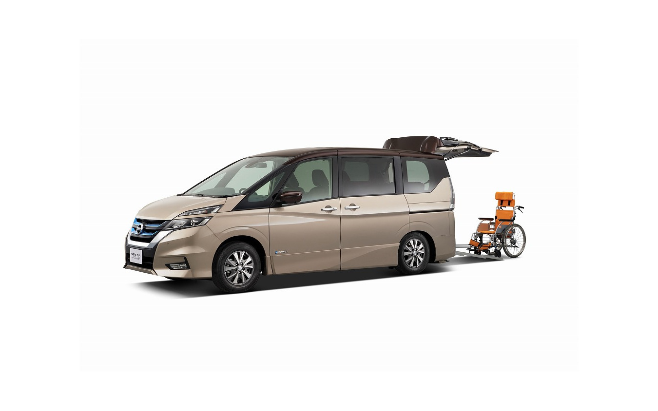 日産 セレナ e-POWER チェアキャブ スロープタイプ