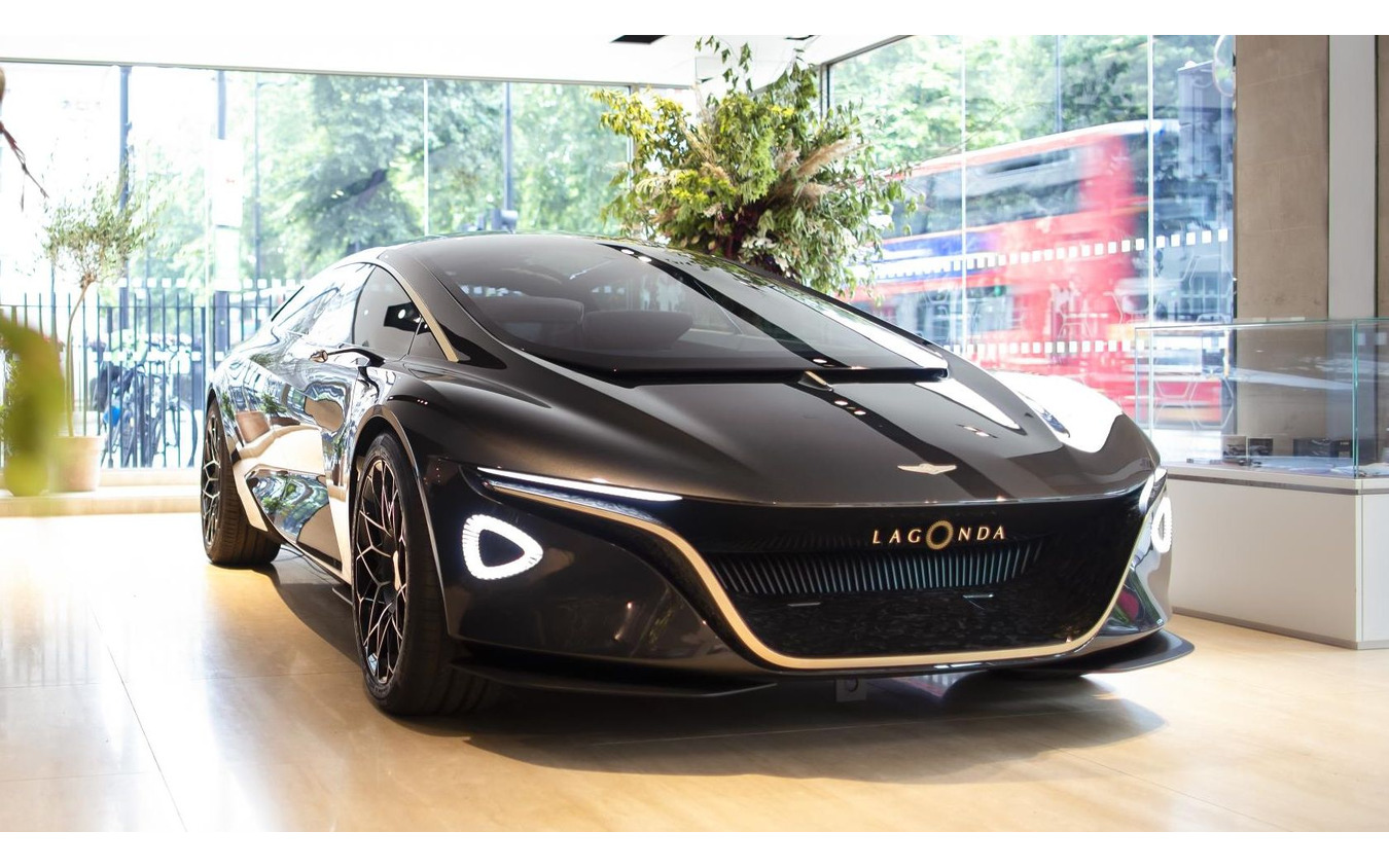 アストンマーティン初の電動車に特化したイベント「電動車の未来」に出展されたラゴンダ・ビジョン・コンセプト