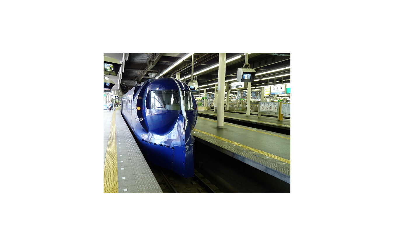 南海の関空アクセス特急『ラピート』。新今宮駅からなにわ筋線へ乗り入れ、大阪市北部の新大阪駅まで乗り入れることが期待されている。