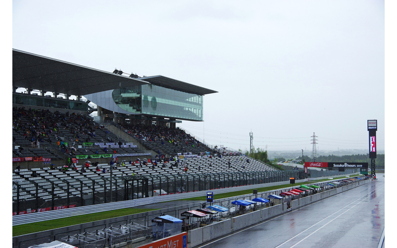 雨の鈴鹿サーキット