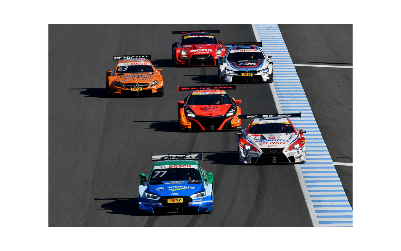 2017年のSUPER GTもてぎ戦で実施された、GT500とDTMの混走デモ(当時のDTM参戦3社はアウディ、BMW、メルセデスだった)。