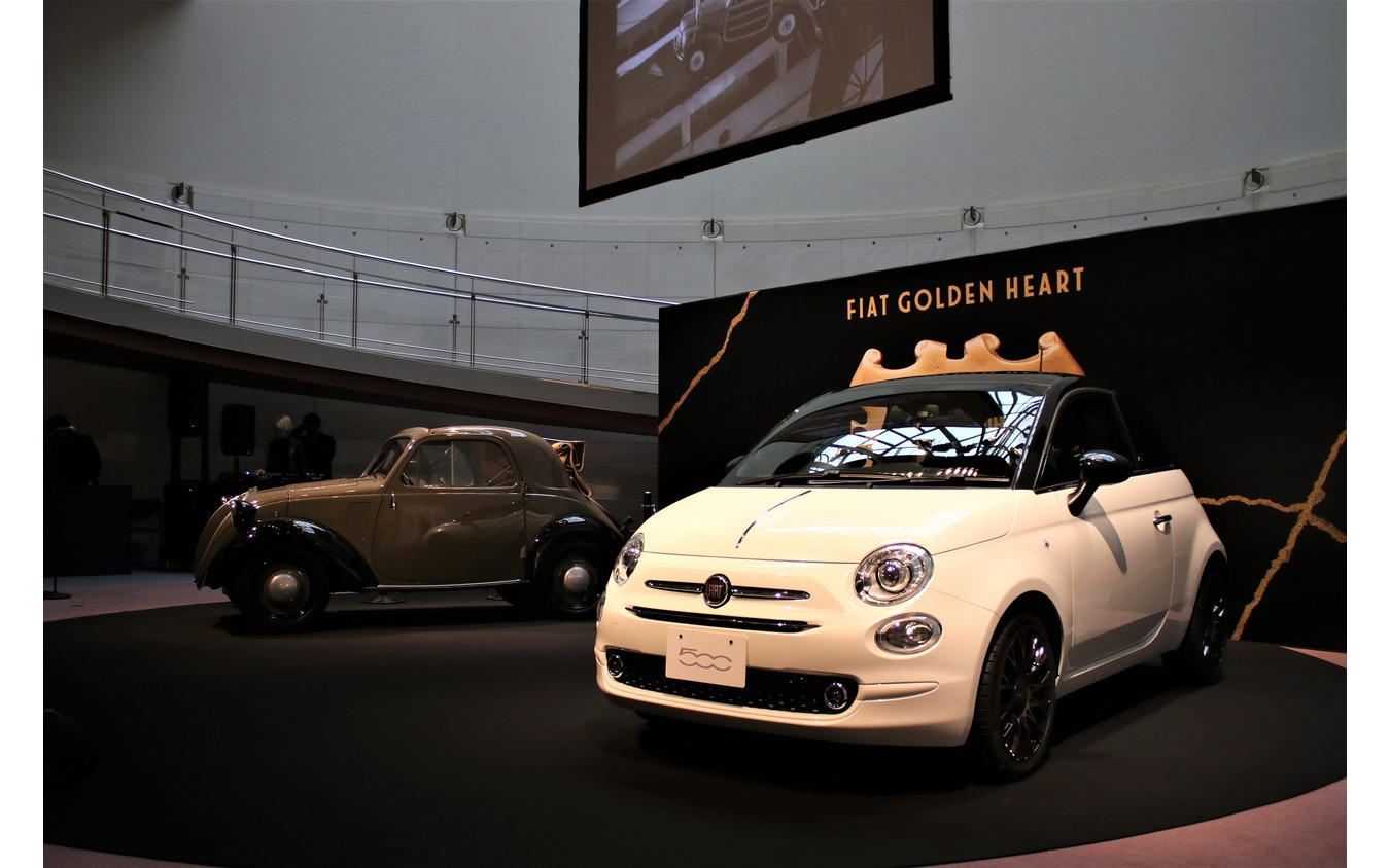 フィアット設立120周年限定車のフィアット 500タキシード(本書には未集録)とフィアット 500(トポリーノ