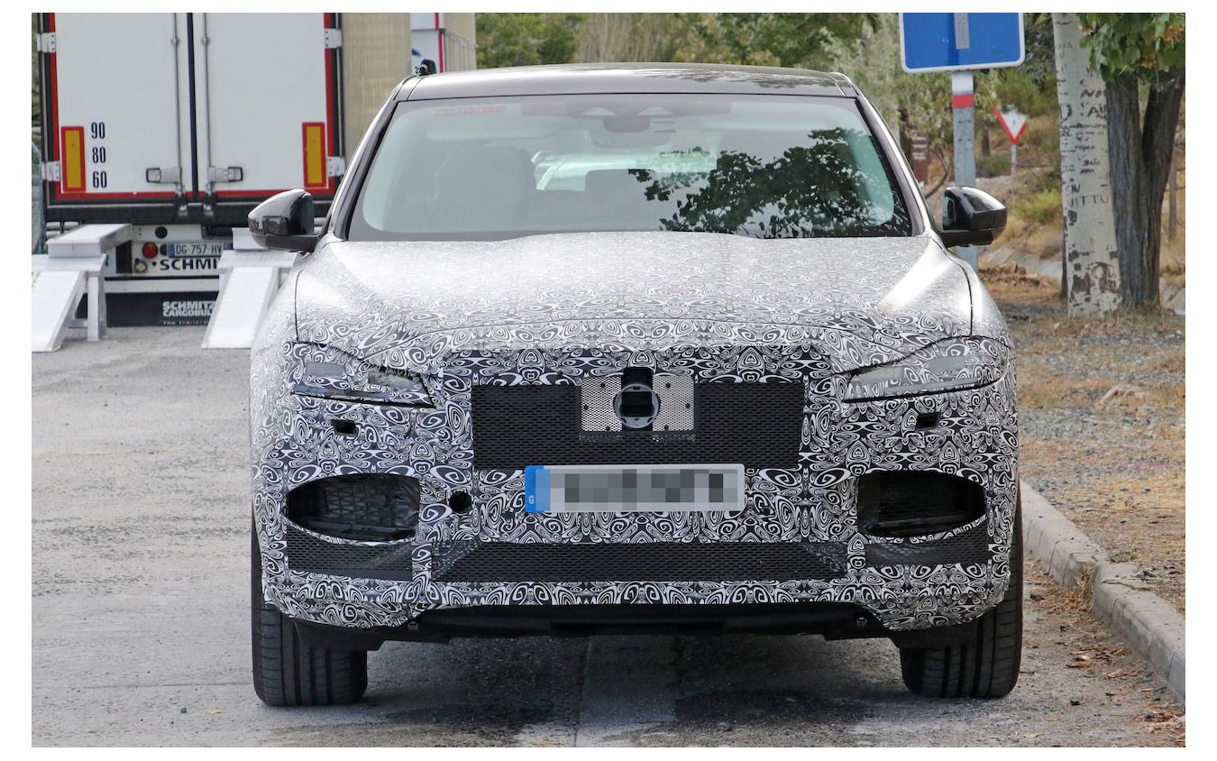 ジャガー F-PACE 改良新型プロトタイプ スクープ写真