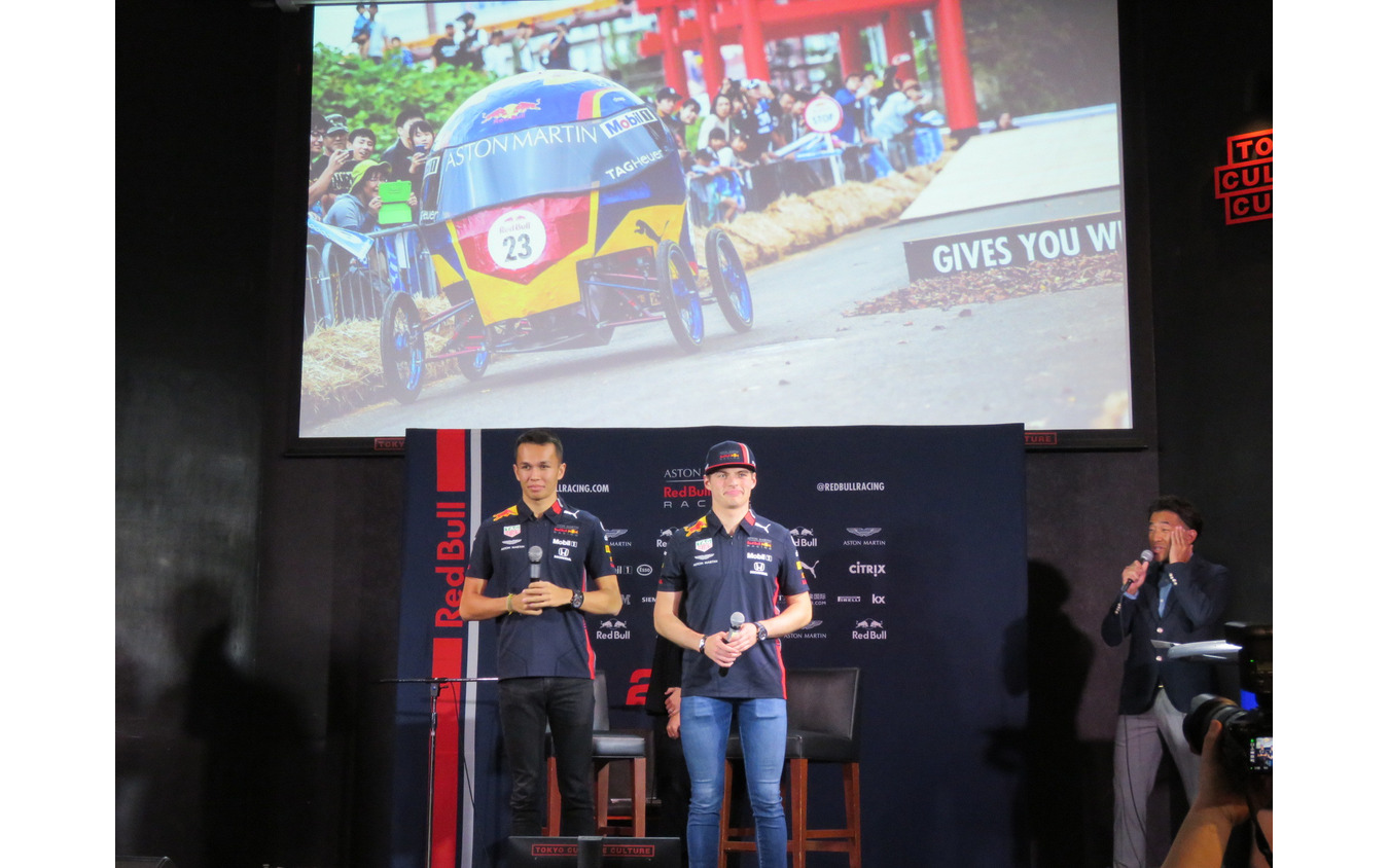鈴鹿への意気込みを語った、Aston Martin Red Bull Racingのアルボン(左)とフェルスタッペン(右)。