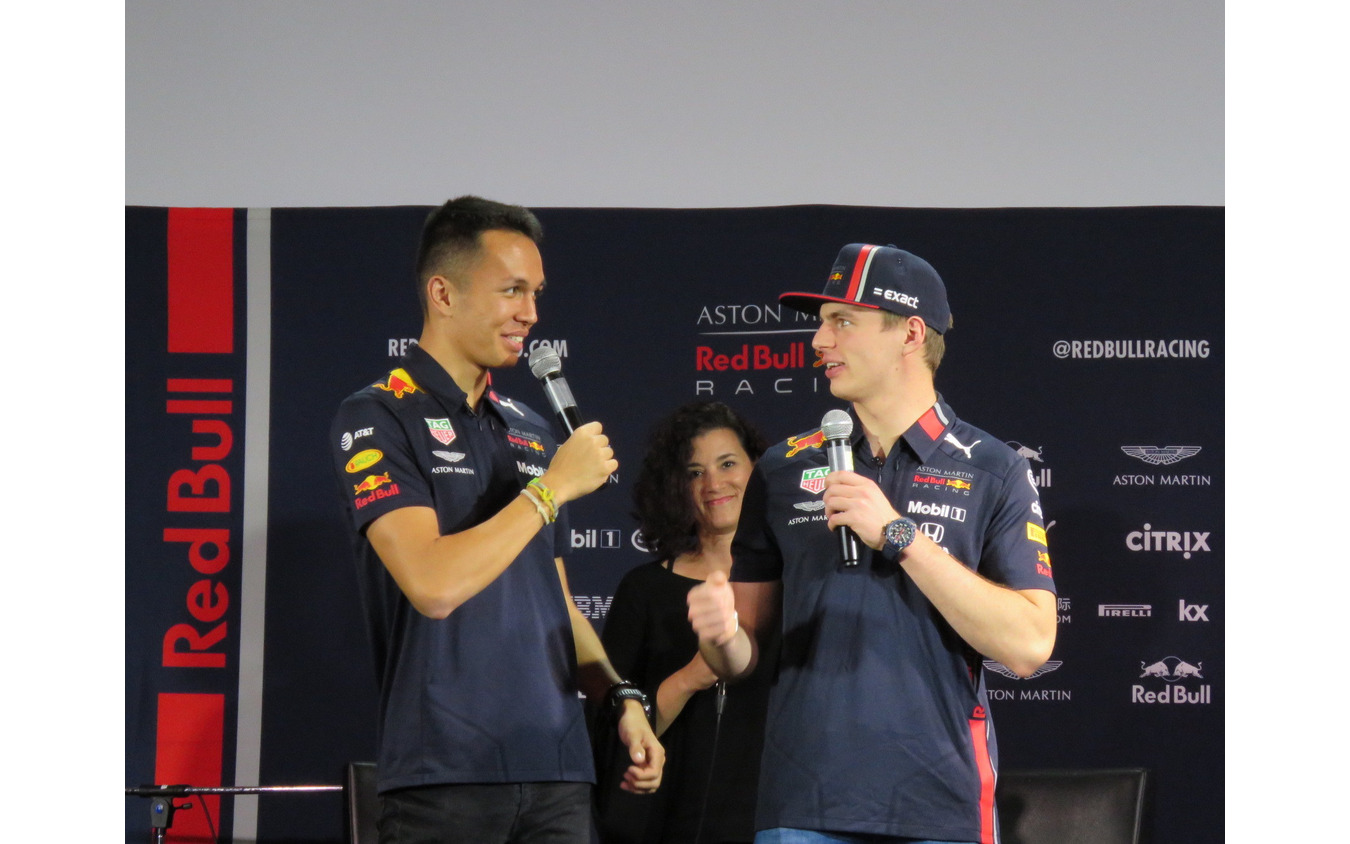 鈴鹿への意気込みを語った、Aston Martin Red Bull Racingのアルボン(左)とフェルスタッペン(右)。