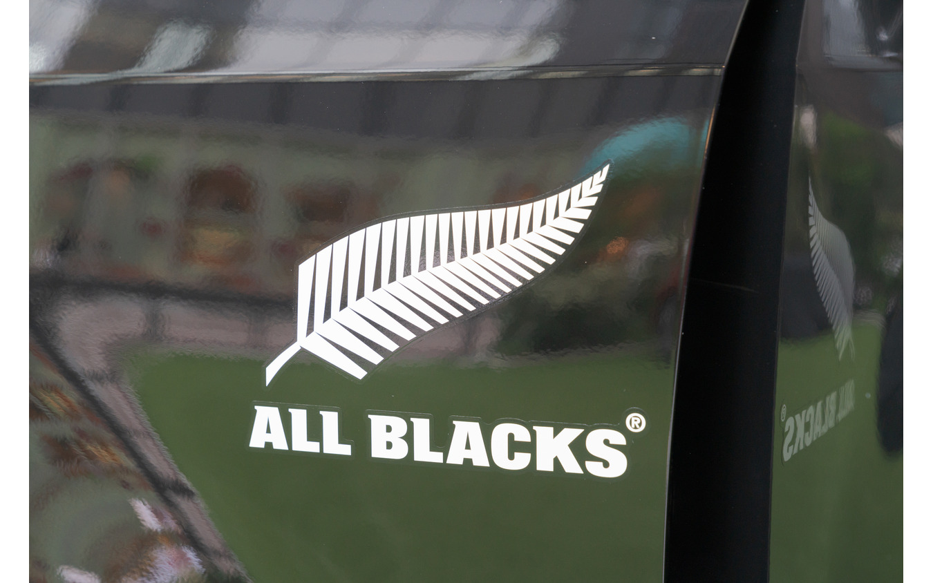 デリカD：5 ALL BLACKS Edition＋ALL BLACKS Complete Package