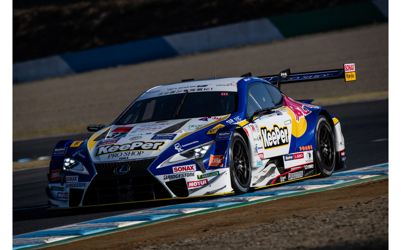 GT500クラス予選4位の#37 LC500(ランキング2番手)。