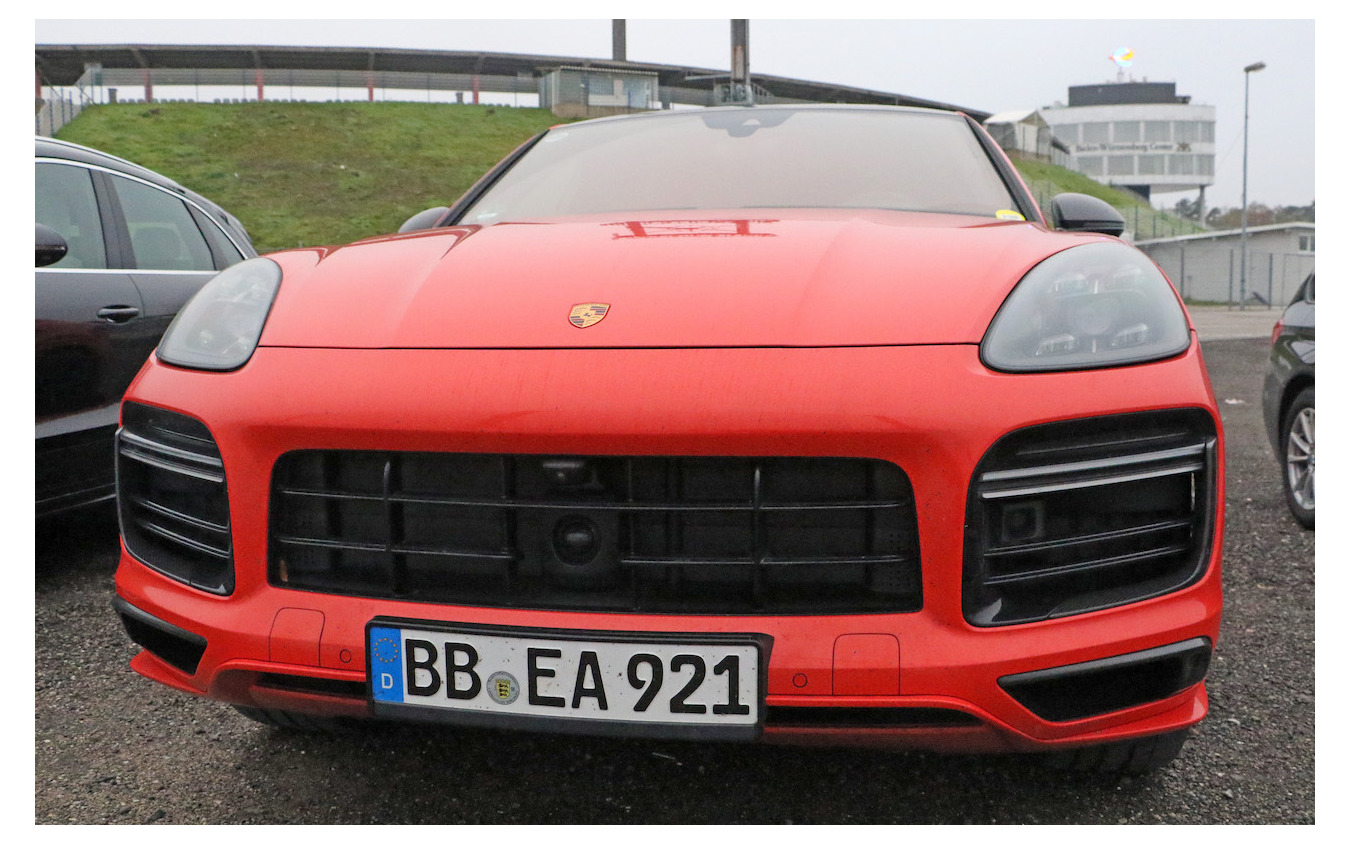 ポルシェ カイエンクーペ「GT」プロトタイプ車両(スクープ写真)