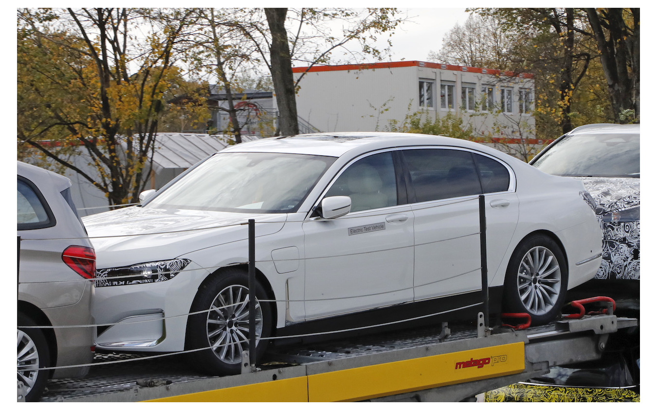 BMW 7シリーズEV(i7)開発車両スクープ写真