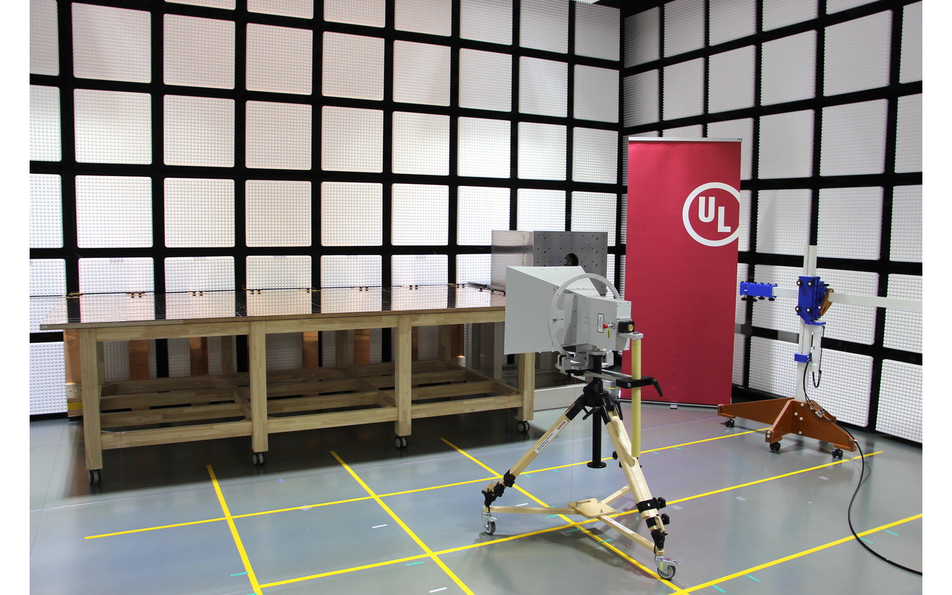 固定型ダイナモメーター搭載電波暗室、EHV Chamber(UL Japan 鹿島EMC試験所)