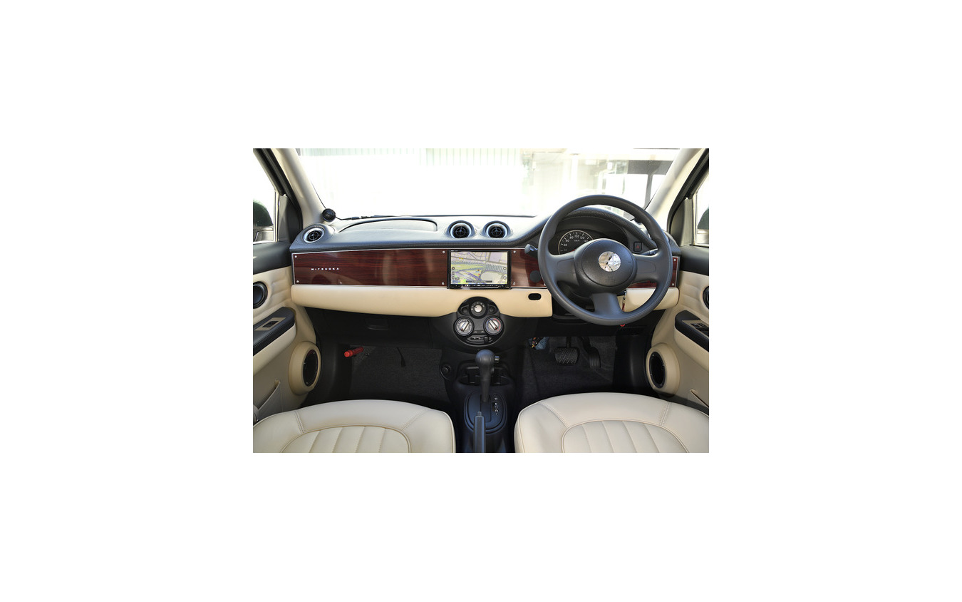 光岡自動車「ビュート」に、Clarion『Quad View ナビ』&『FDS』がメーカーオプションとして新設定! そのバリューを解析!