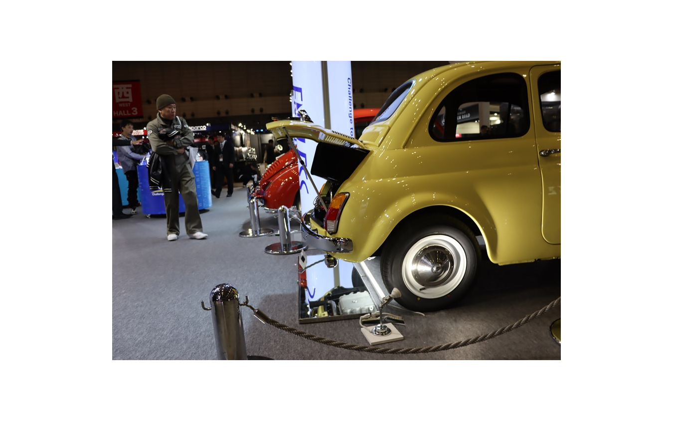 ルパンのフィアット 500 を再現するための こだわり 東京オートサロン 10枚目の写真 画像 レスポンス Response Jp