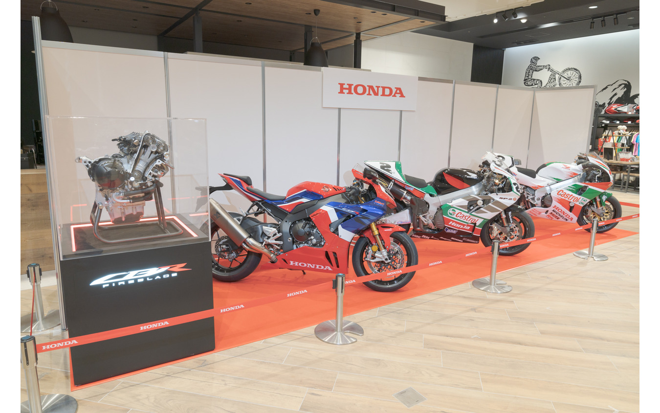 会場には、CBR1000RR-R FIREBLADE SP量産モデル(海外仕様)やエンジンのカットモデル、また2002年VTR1000-SPW、1997年RVF/RC45が展示されていた。
