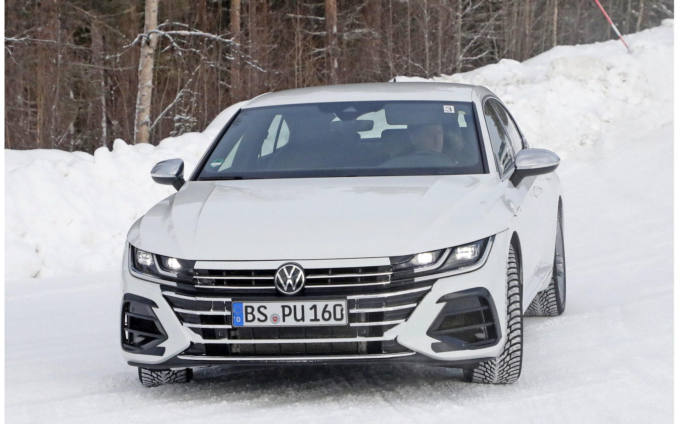 VW アルテオンR プロトタイプ(スクープ写真)