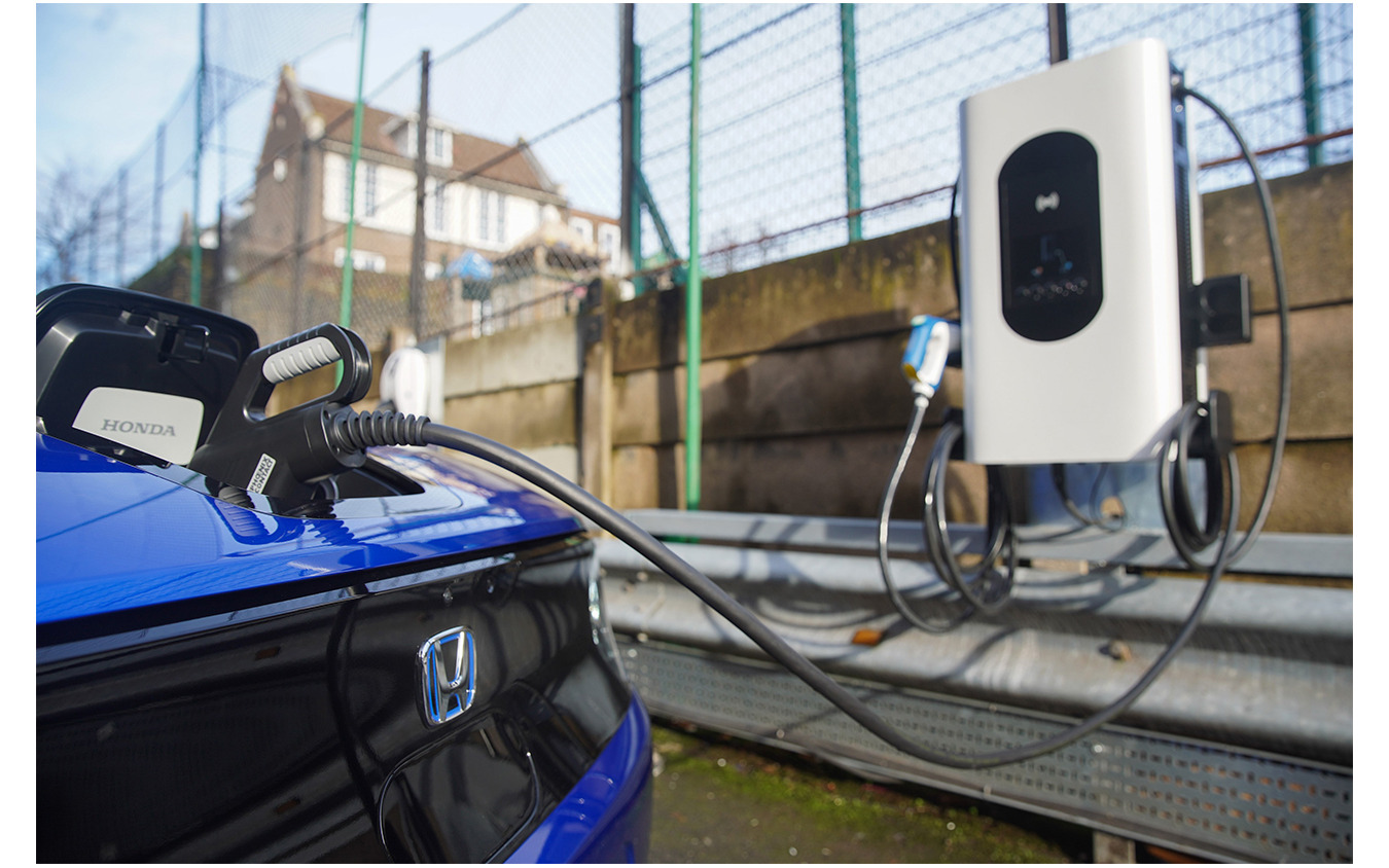 ロンドン・イズリントン特別区に設置された双方向充電器ソスペソ&チャージ