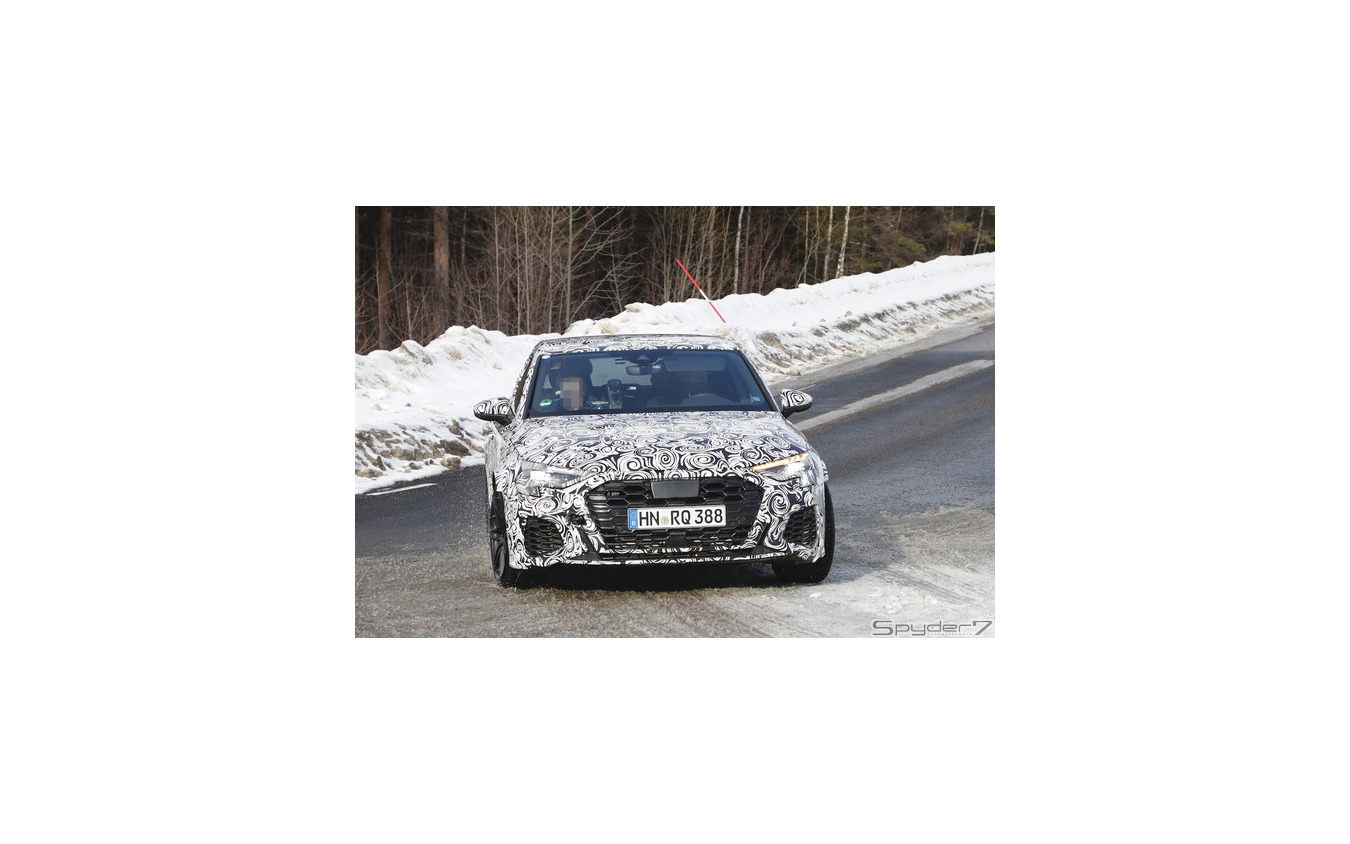 アウディ RS3 ハッチバック 次期型 スクープ写真