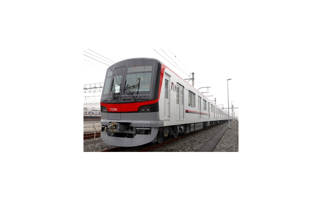 『THライナー』へ投入される東武70090形。東京メトロ日比谷線へ直通する初の座席指定制列車となる。