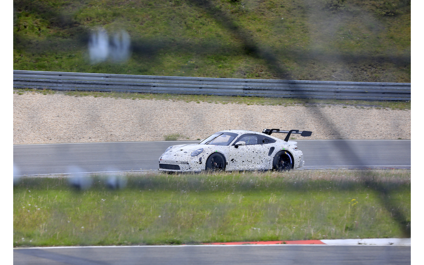 ポルシェ 911 GT3 R 新型プロトタイプ(スクープ写真)