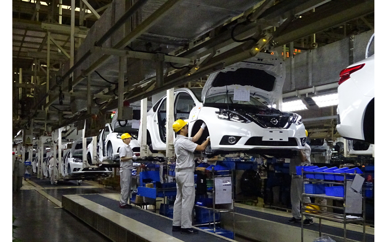 東風日産の組み立てライン(中国・広州市)