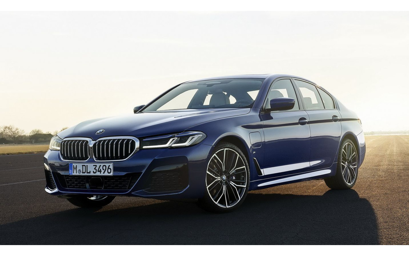 BMW 5シリーズ・セダン 改良新型のPHV「530e」