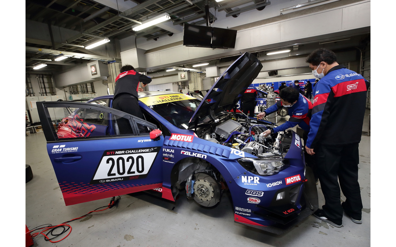 今年2月、ニュルブルクリンク24時間レース参戦に向けてSTI陣営が実施した「シェイクダウン」の模様(場所は富士スピードウェイ)。