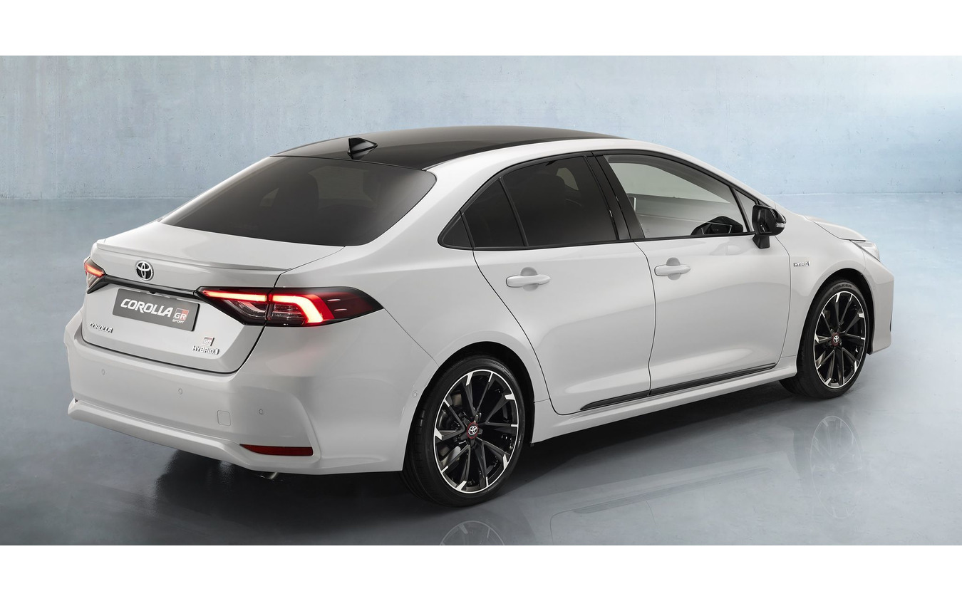 トヨタ・カローラ・セダン 新型 のGR SPORT(欧州仕様)