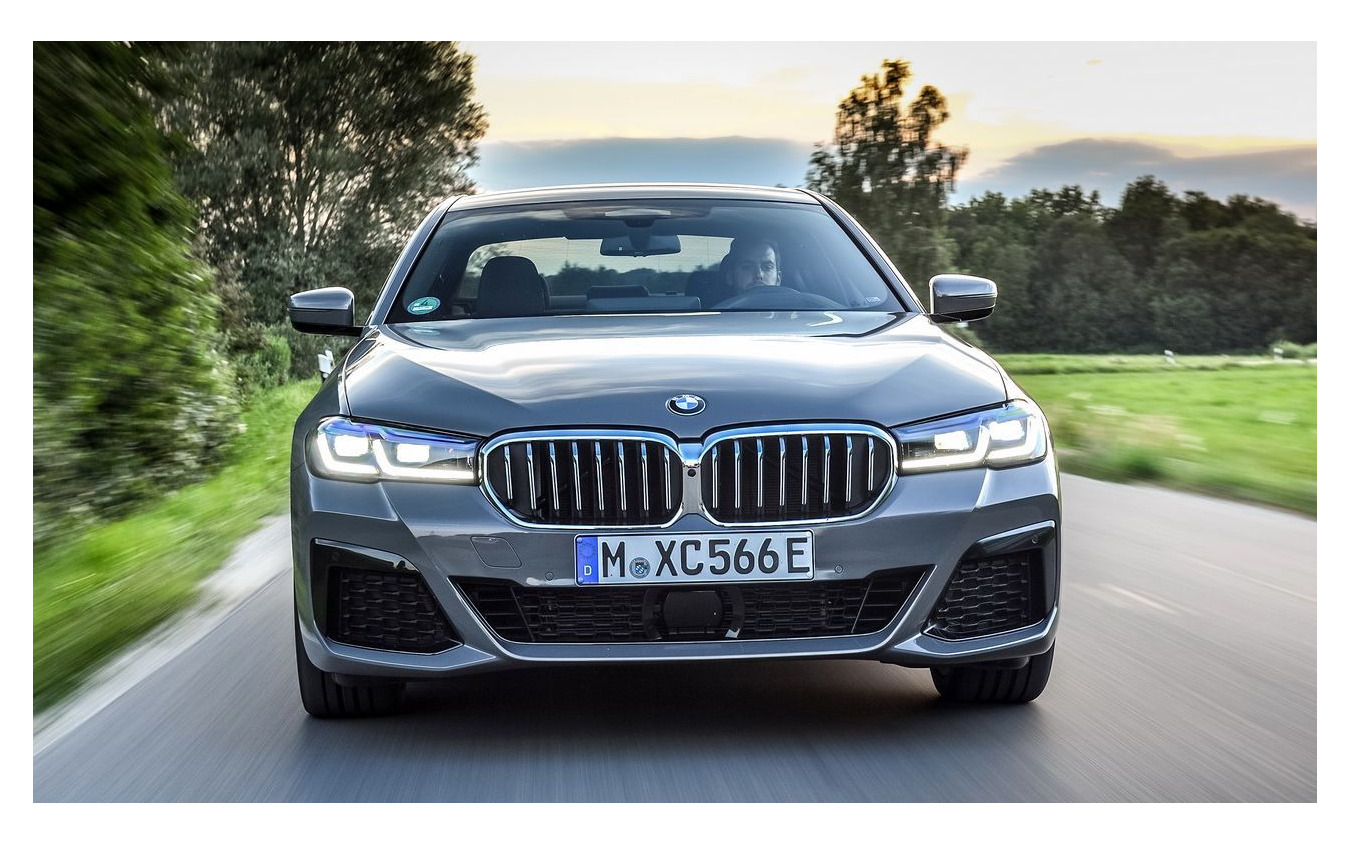 BMW 5シリーズ・セダン 改良新型のPHV「545e xDrive」