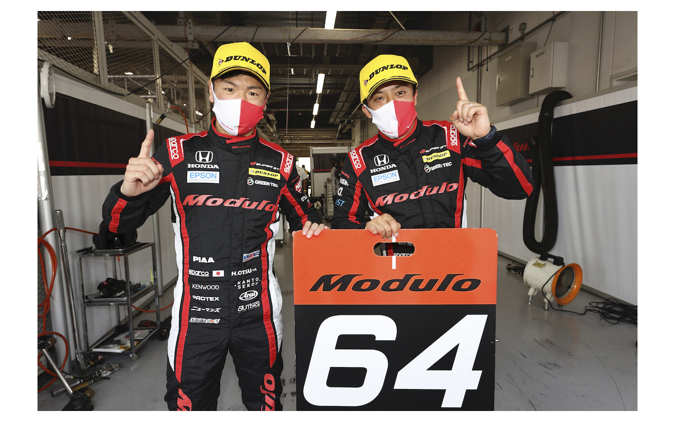 #64 Modulo NSX-GTの大津弘樹(左)と伊沢拓也(右)