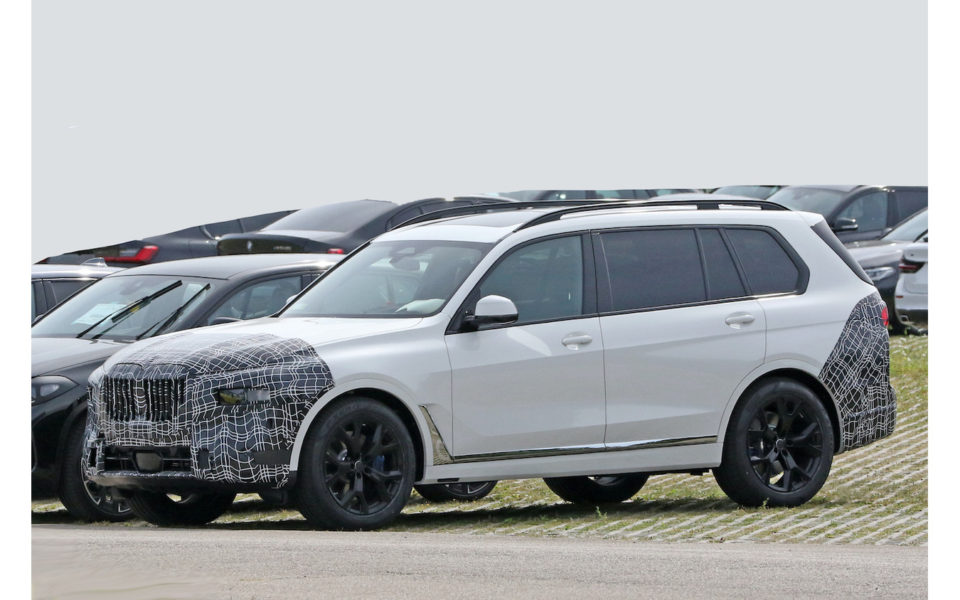 BMW X7 改良新型プロトタイプ(スクープ写真)