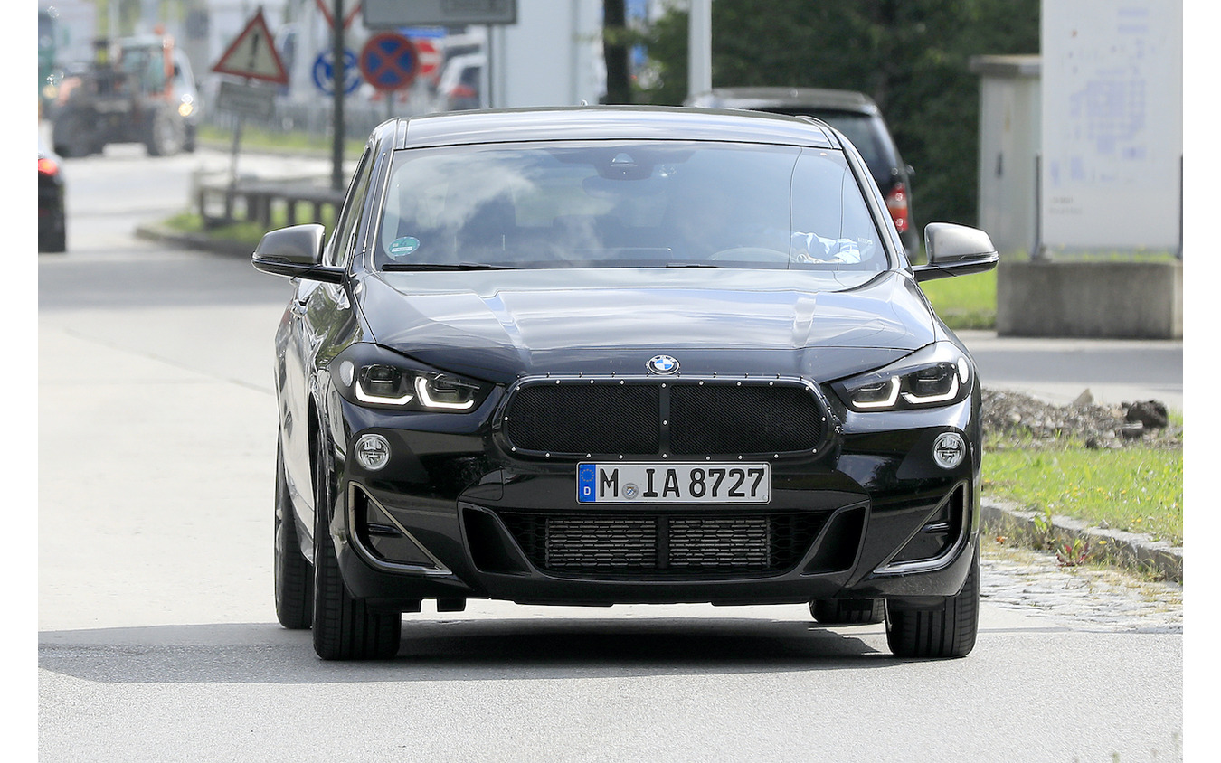 BMW X2 改良新型プロトタイプ(スクープ写真)