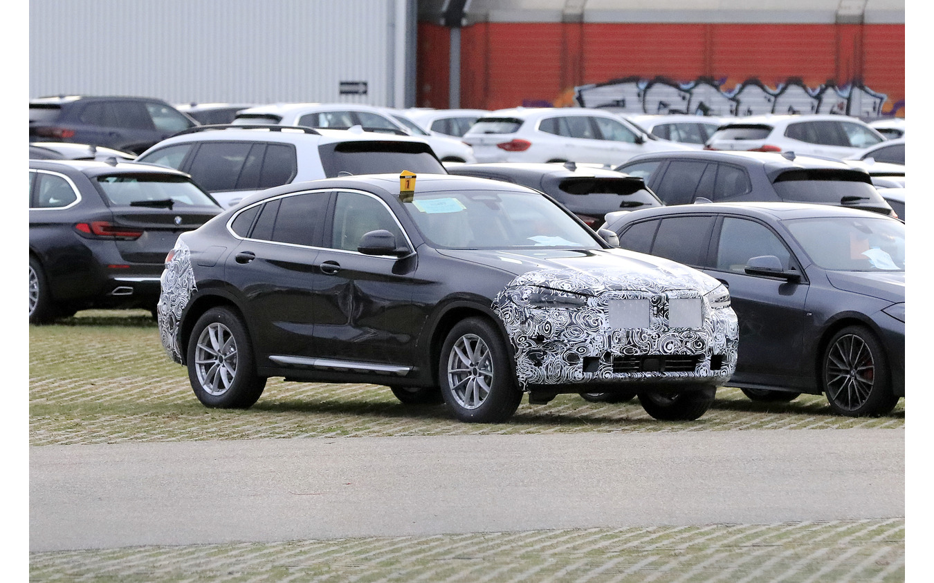 BMW X4 M40i 改良新型プロトタイプ(スクープ写真)